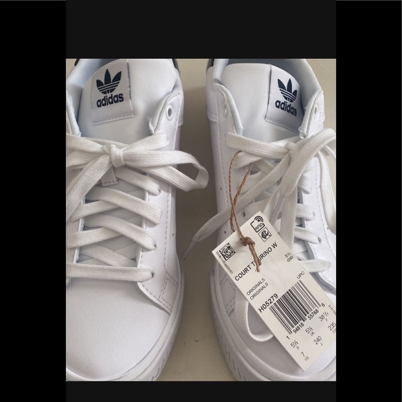 Adidas Court Torino Size 7 - Picture 2 of 3